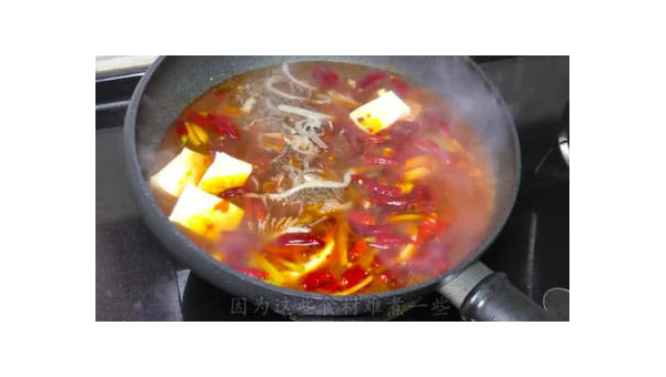 家常毛血旺做法详解 香辣鲜嫩一锅搞定