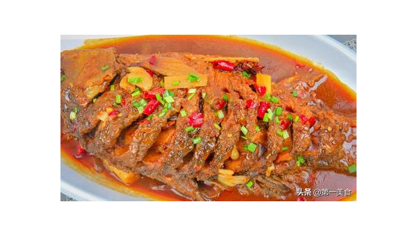 家常红烧鲤鱼：鲜嫩入味三步搞定