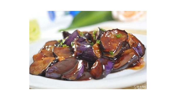 家常茄子的美味做法与营养解析